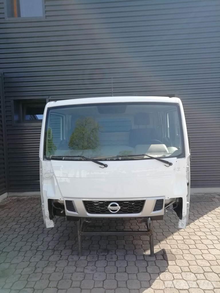 Nissan NT400 Kabiny i wnętrze