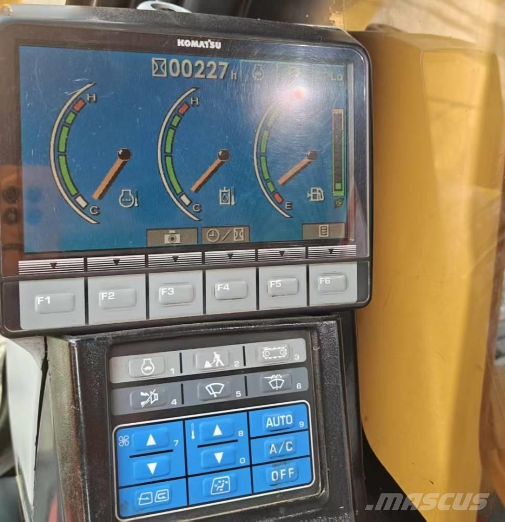 Komatsu 210LC-8 Koparki gąsienicowe