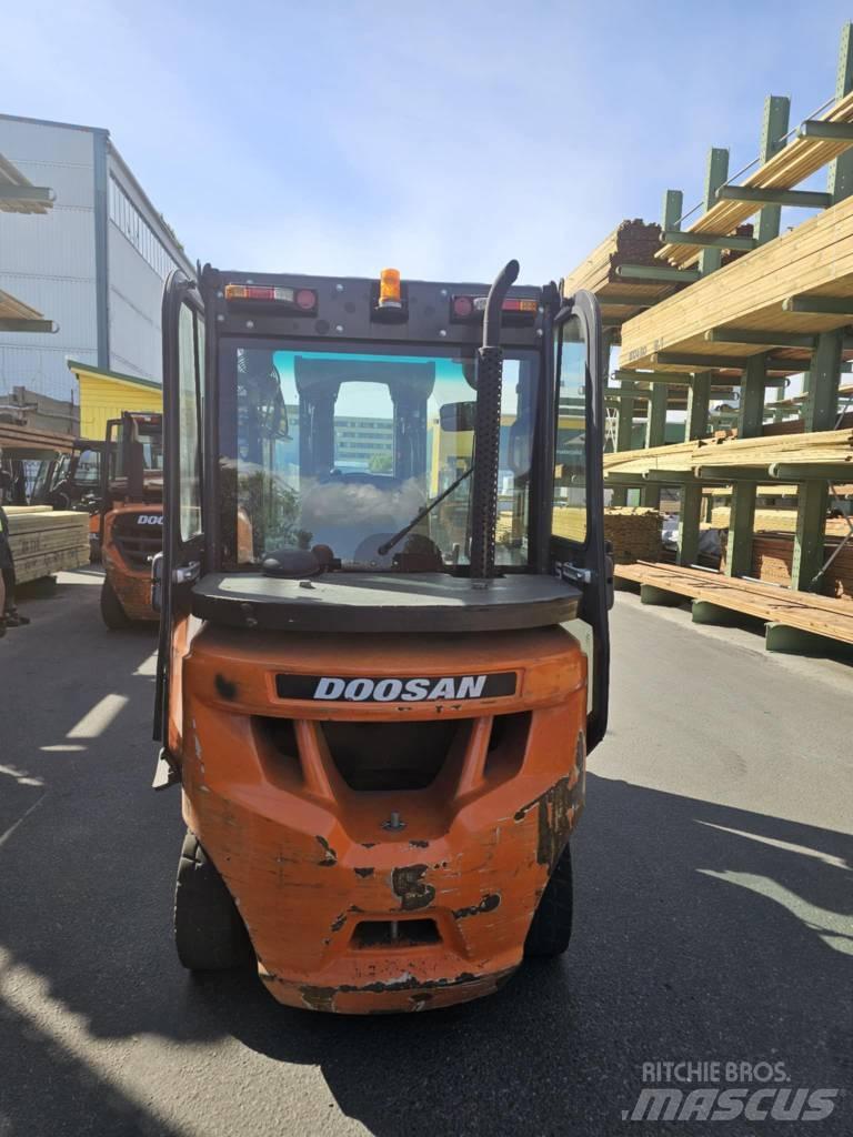 Daewoo Doosan D35C - 7 Wózki Diesla