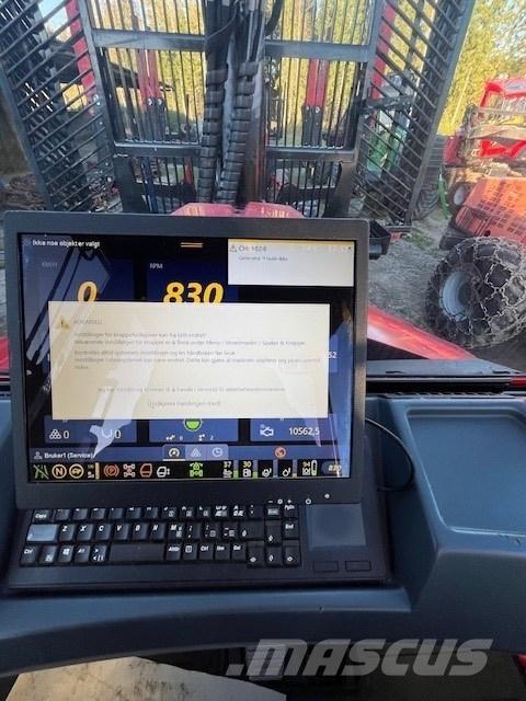Komatsu XF895-2 Forwardery