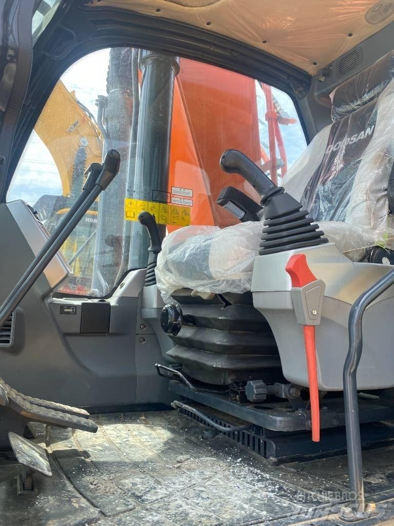 Doosan DX 300 Koparki gąsienicowe