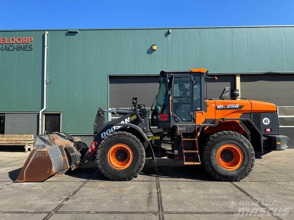 Doosan DL250-7 Ładowarki kołowe
