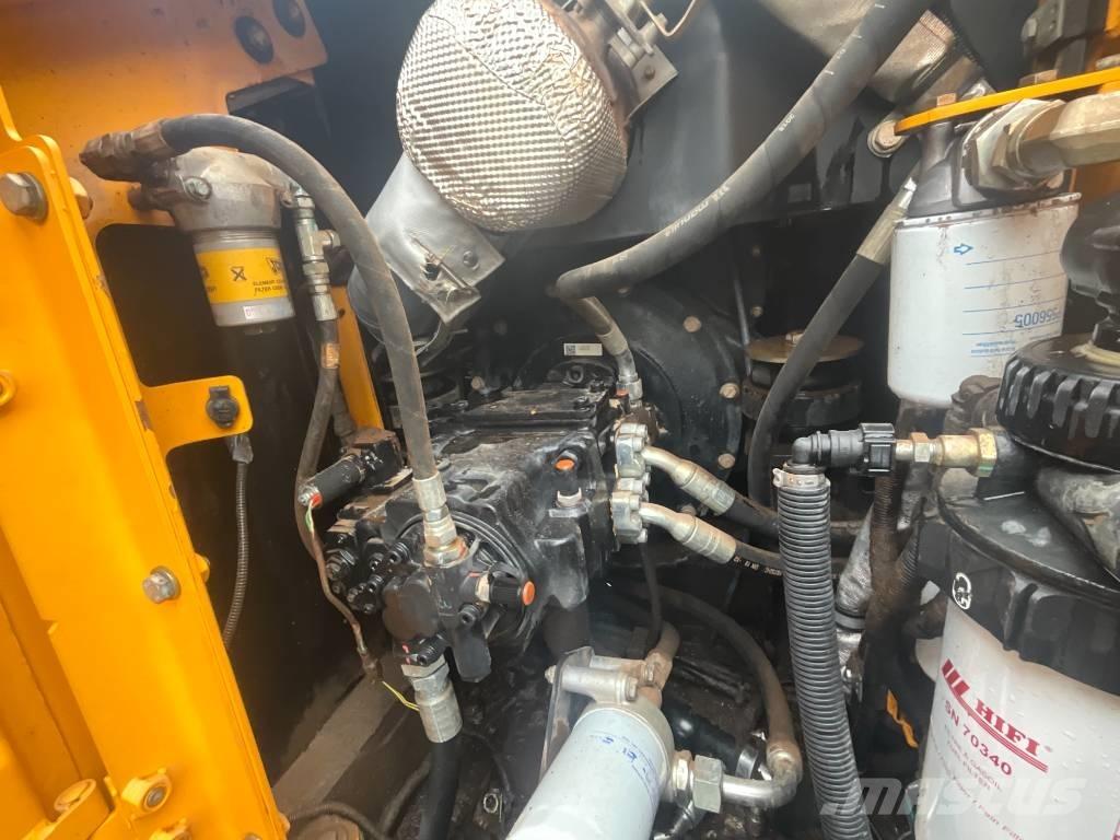 JCB JS 130 LC Koparki gąsienicowe