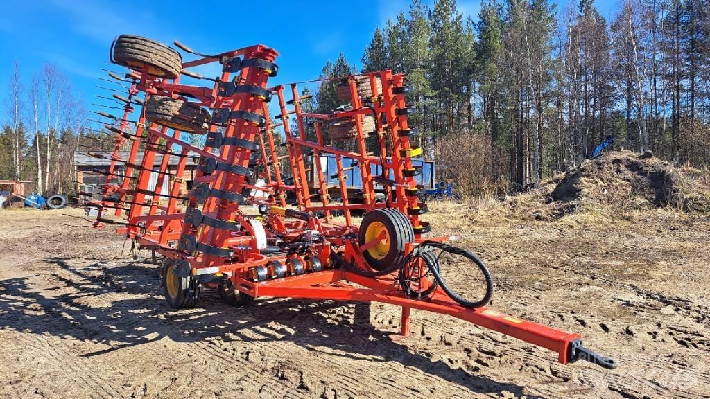 Väderstad Ferox 700 Brony