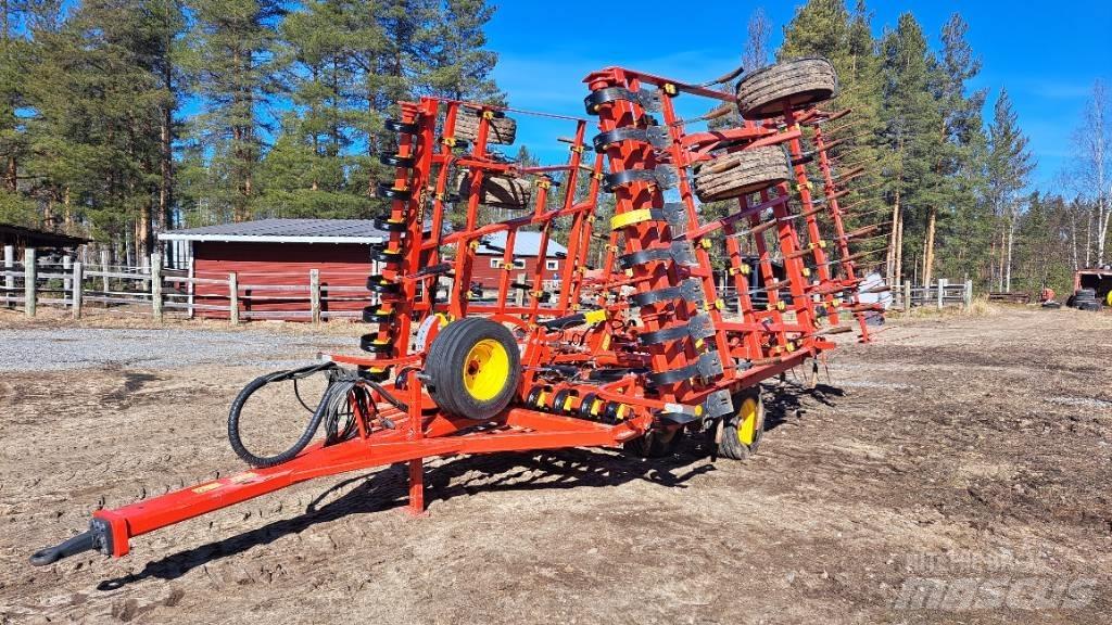 Väderstad Ferox 700 Brony