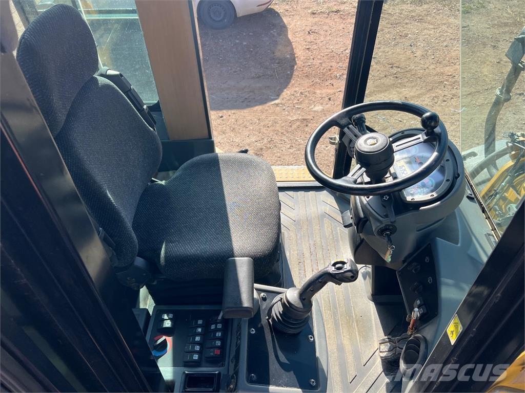 CAT 930 H 4X4 Maszyny budowlane - Inne