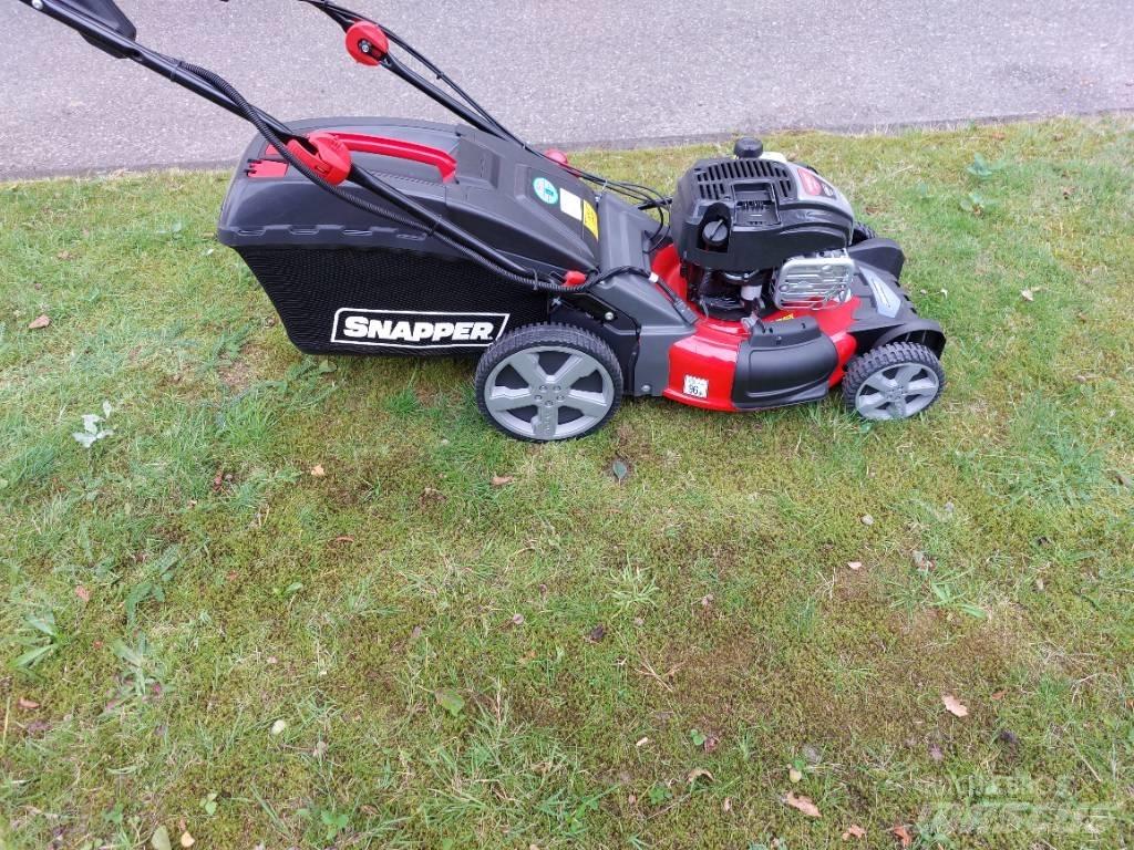 Snapper NX80 S Kosiarki mechaniczne z operatorem za maszyną