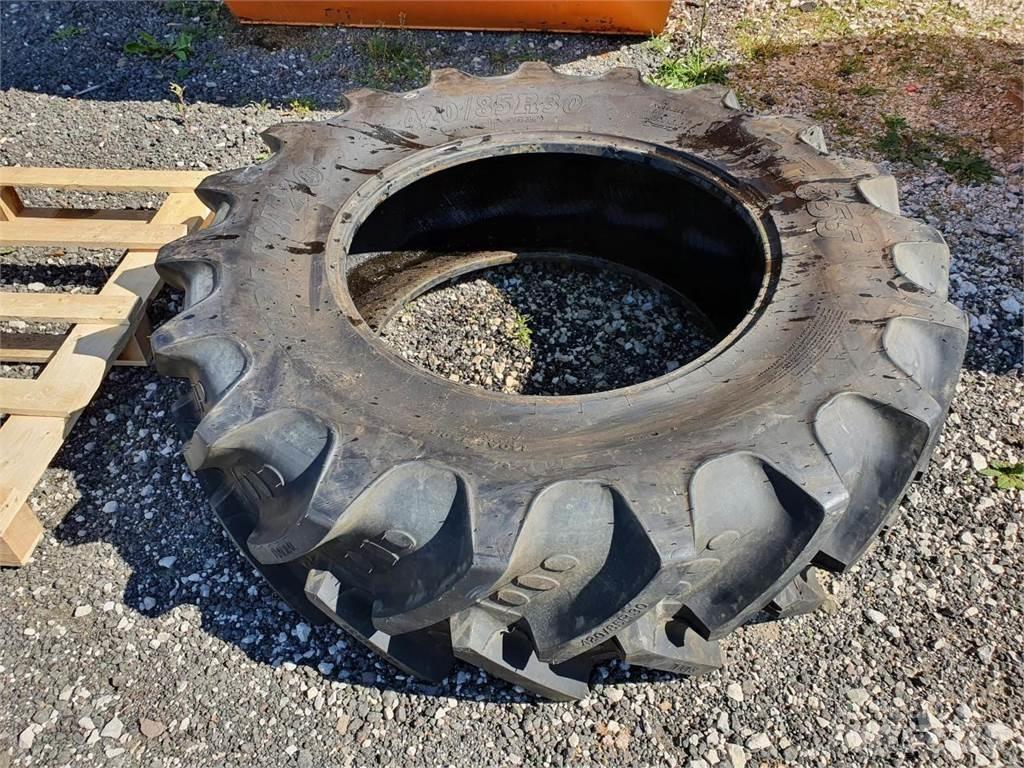 BKT 420/85R30 Opony, koła i felgi