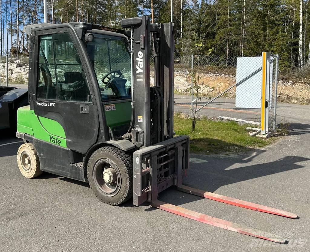 Yale GLP 25 VX Wózki LPG