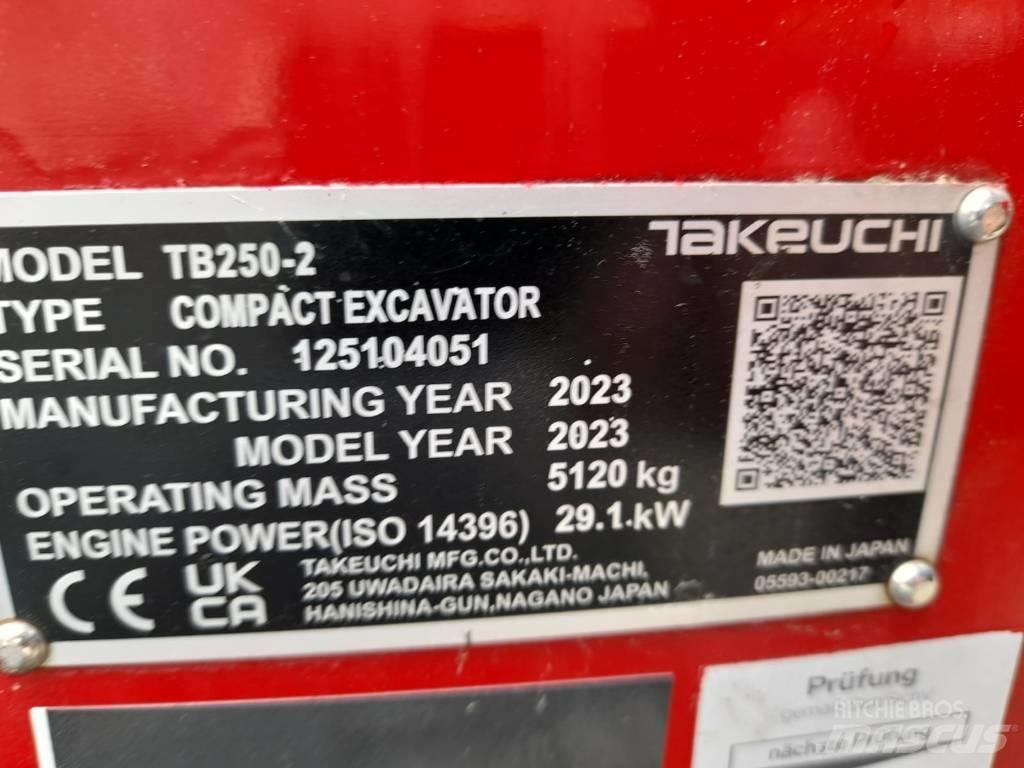 Takeuchi TB 250-2 Minikoparki