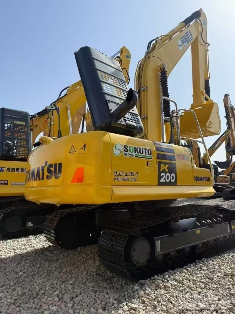 Komatsu 200-8 Koparki gąsienicowe