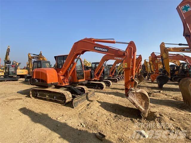 Doosan DX80 Minikoparki