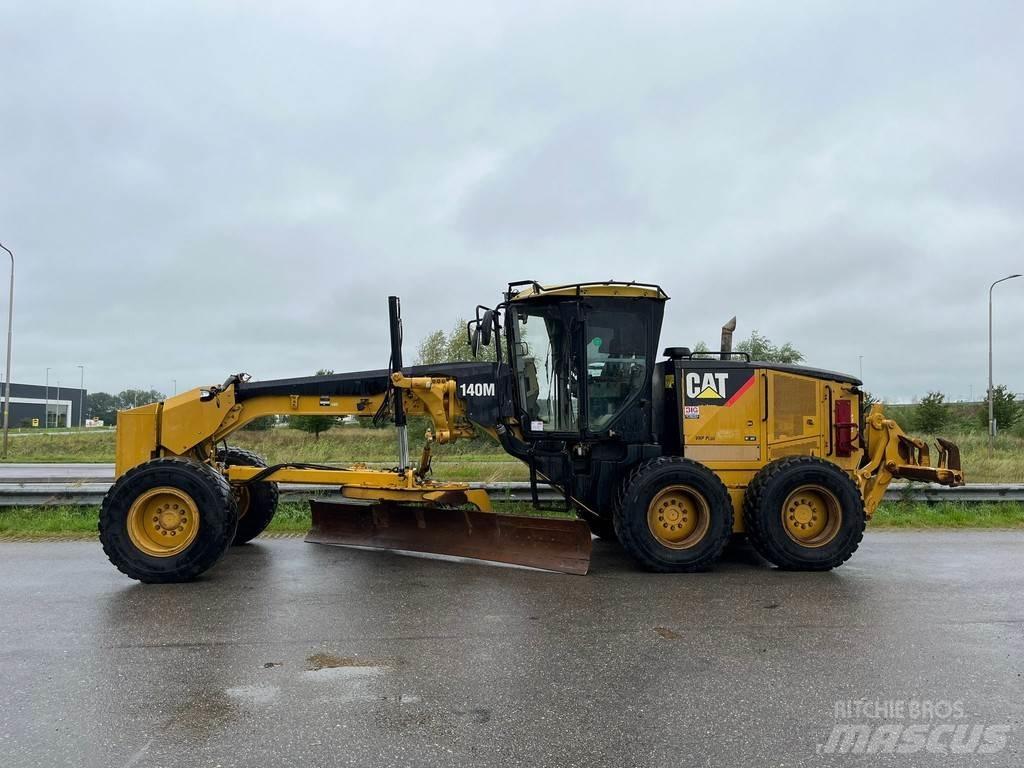 CAT 140M Równiarki