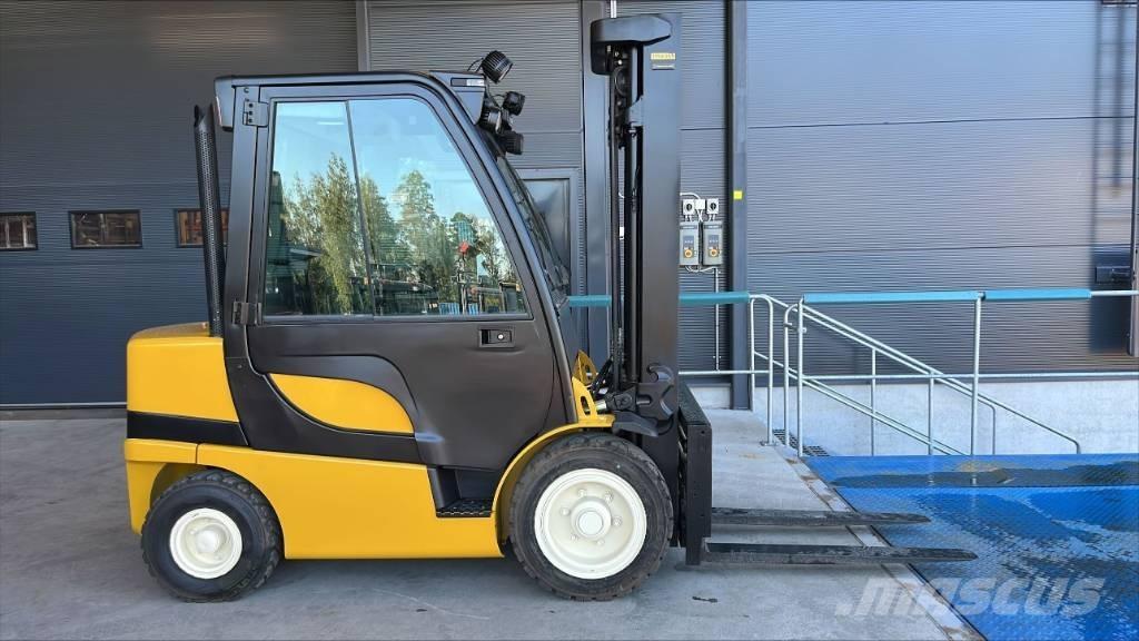 Yale GDP 30 VX Wózki Diesla