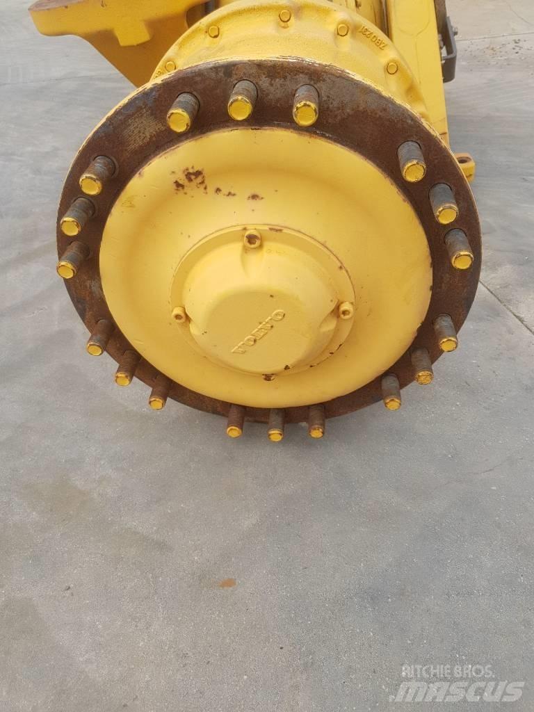 Volvo L 120 E Mosty, wały i osie