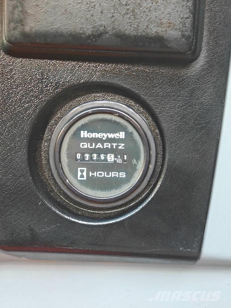 Hyundai HX220HD Midikoparki  7t - 12t