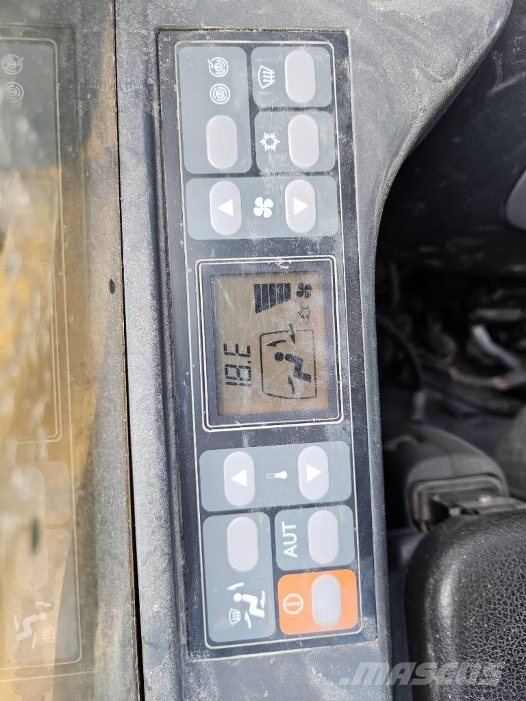 CAT 323 Koparki gąsienicowe