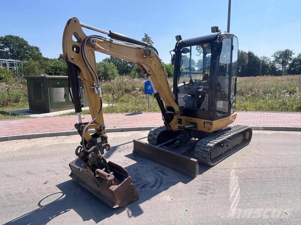 CAT 302.7D Minikoparki