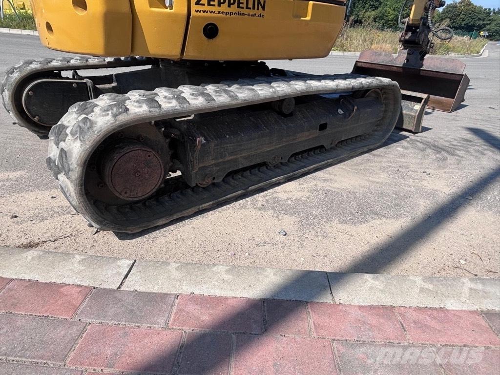 CAT 302.7D Minikoparki