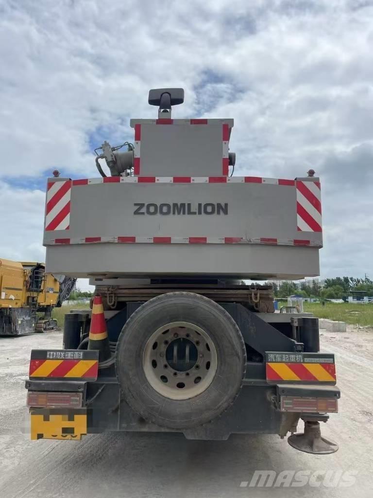 Zoomlion ZTC 350 H Żurawie terenowe