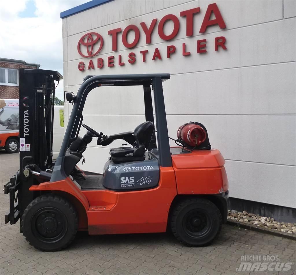 Toyota 02-7FG35 Wózki LPG