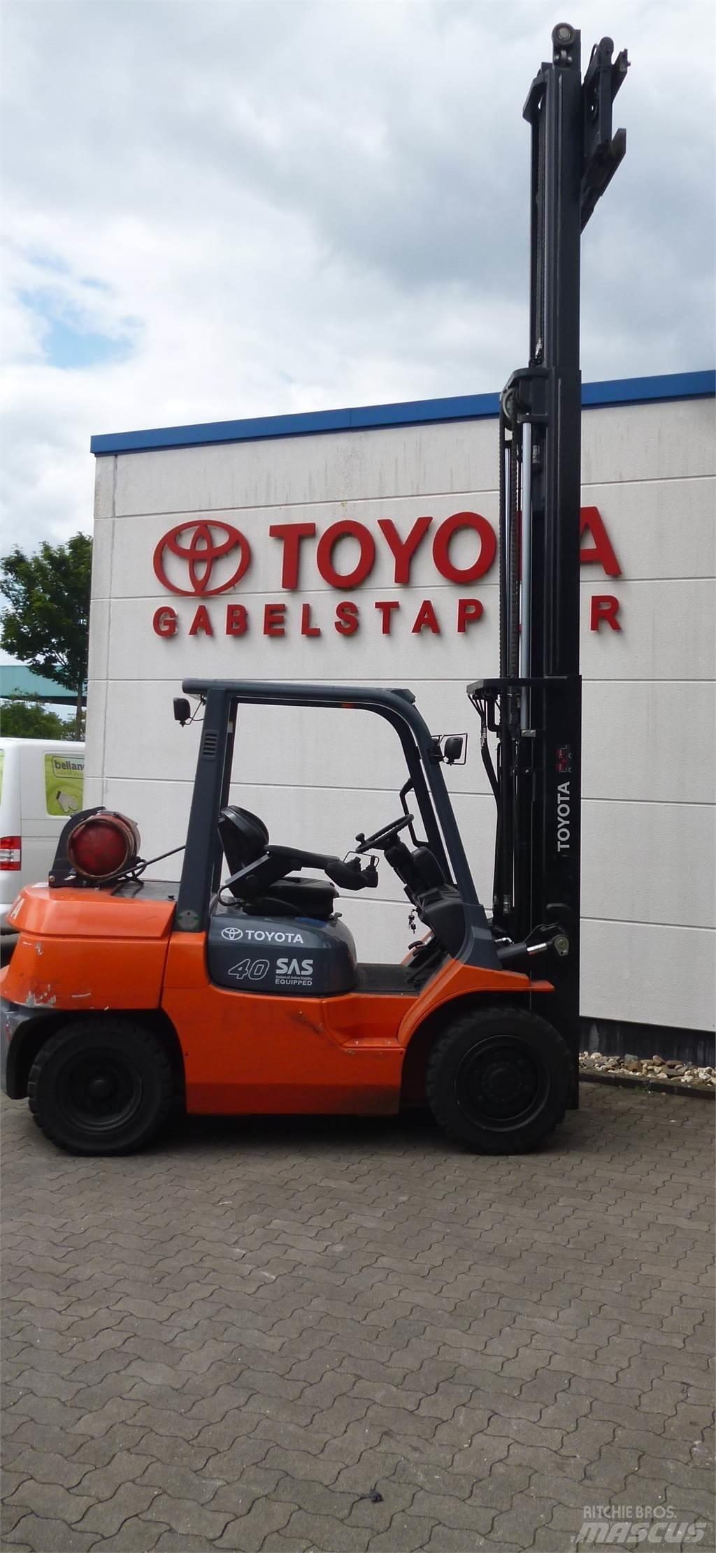 Toyota 02-7FG35 Wózki LPG