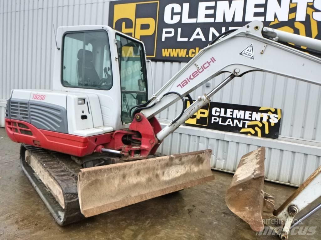 Takeuchi TB250 Minikoparki
