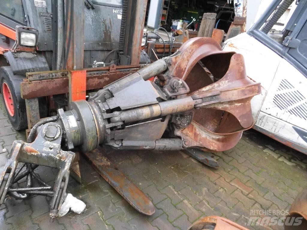 Fuchs MHL 320 Koparki przeładunkowe