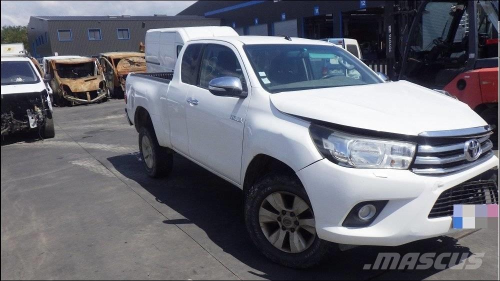 Toyota Hilux 4 Pick-upy / Pojazdy z otwieranymi burtami
