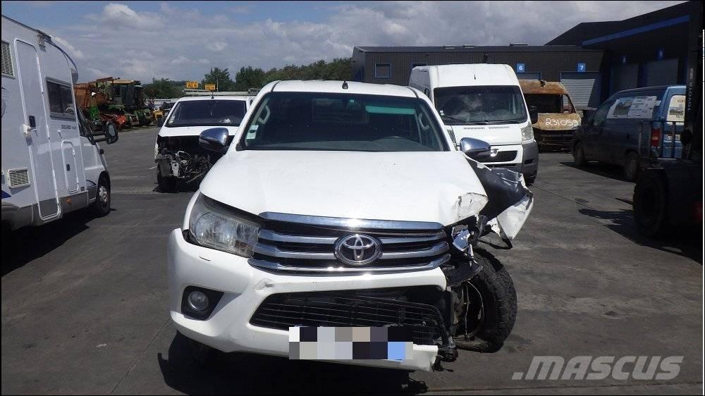 Toyota Hilux 4 Pick-upy / Pojazdy z otwieranymi burtami
