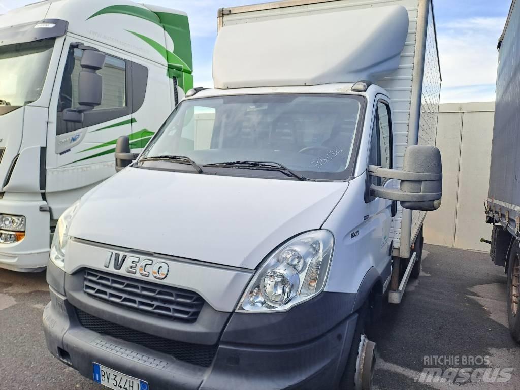 Iveco DAILY 60C17 Samochody ciężarowe ze skrzynią zamkniętą