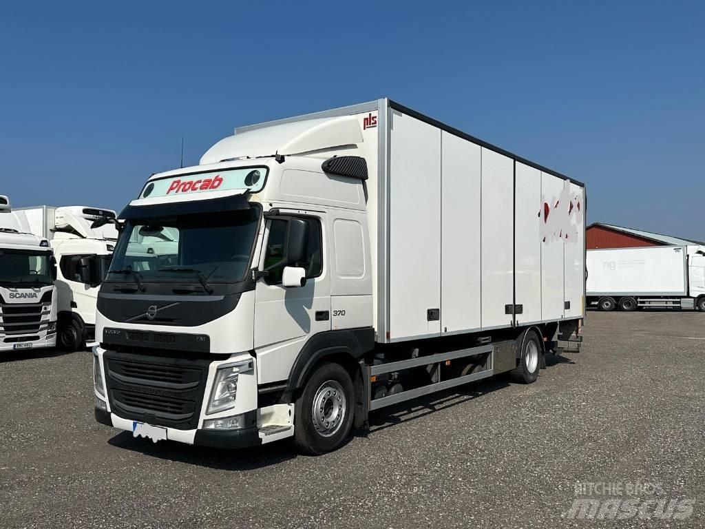 Volvo FM serie 3801 Samochody ciężarowe ze skrzynią zamkniętą