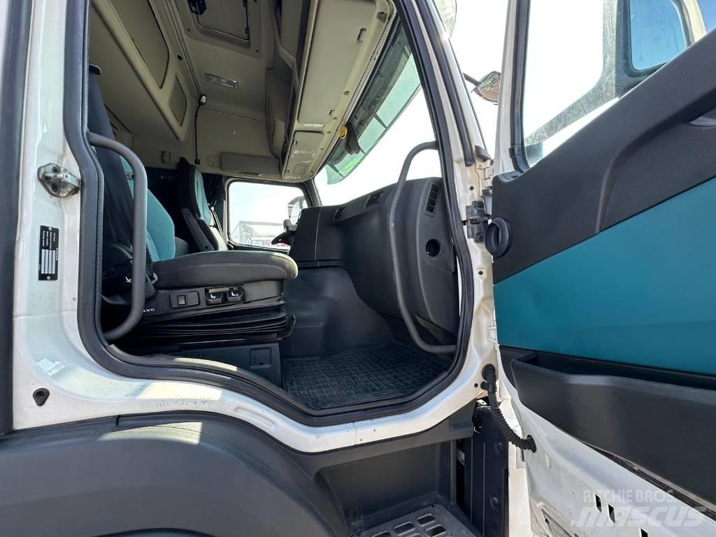 Volvo FM serie 3801 Samochody ciężarowe ze skrzynią zamkniętą
