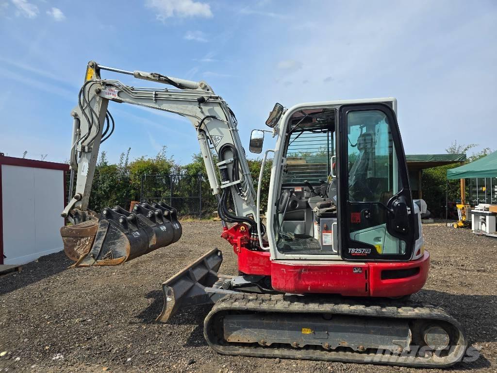 Takeuchi TB 257 FR Minikoparki