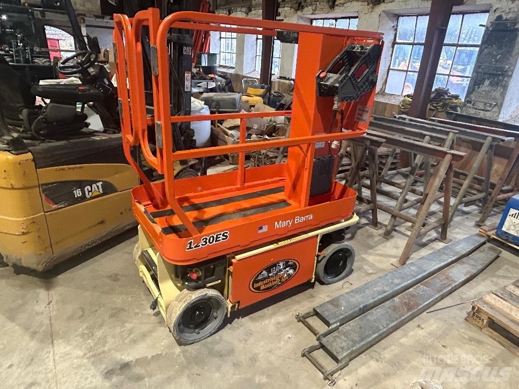 JLG 1230 ES Podnośniki masztowe