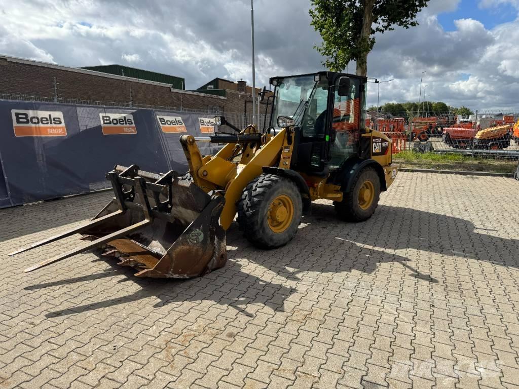 CAT 906M Ładowarki kołowe