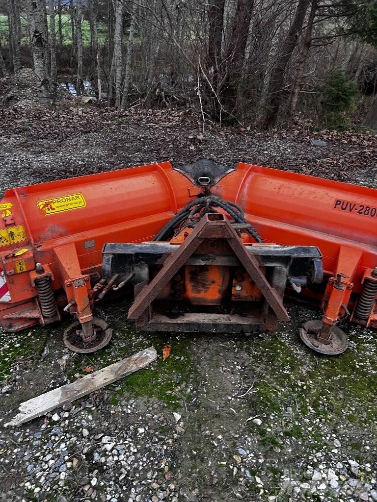 Pronar PUV 2800 Lemiesze i pługi śnieżne