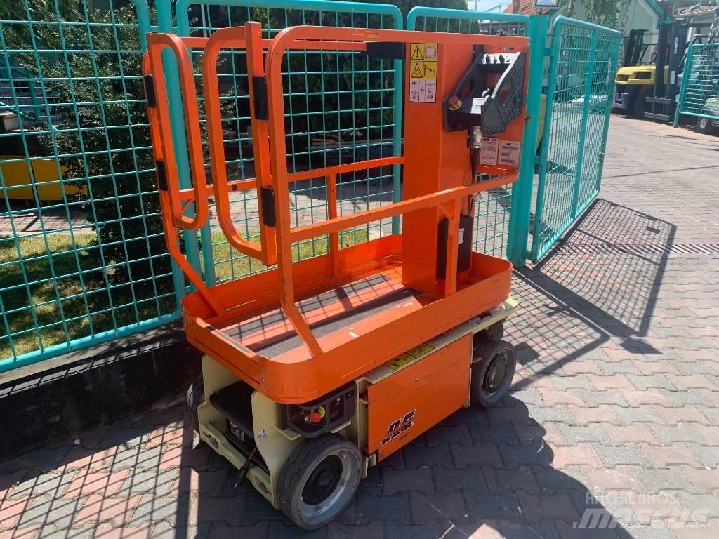 JLG 1230ES      V-3373 Podnośniki masztowe