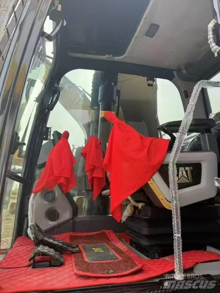 CAT 320 Koparki gąsienicowe