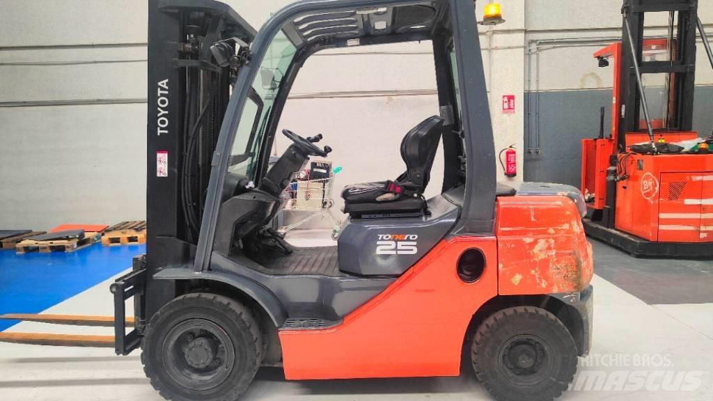 Toyota 52-8 FD F 25 Wózki Diesla
