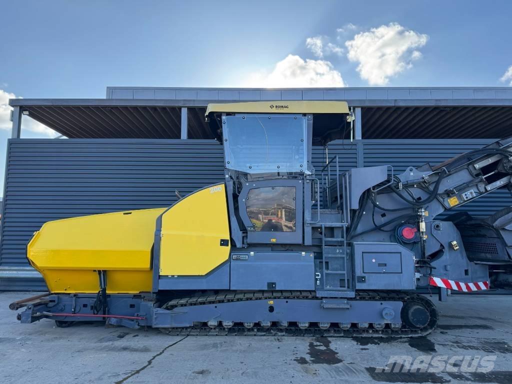 Bomag BMF 2500 S Rozściełacze do asfaltu