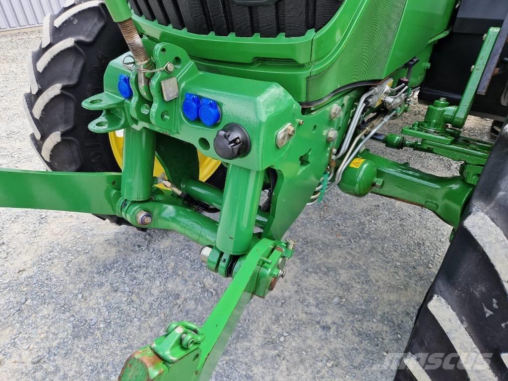 John Deere 6115 R Ciągniki rolnicze