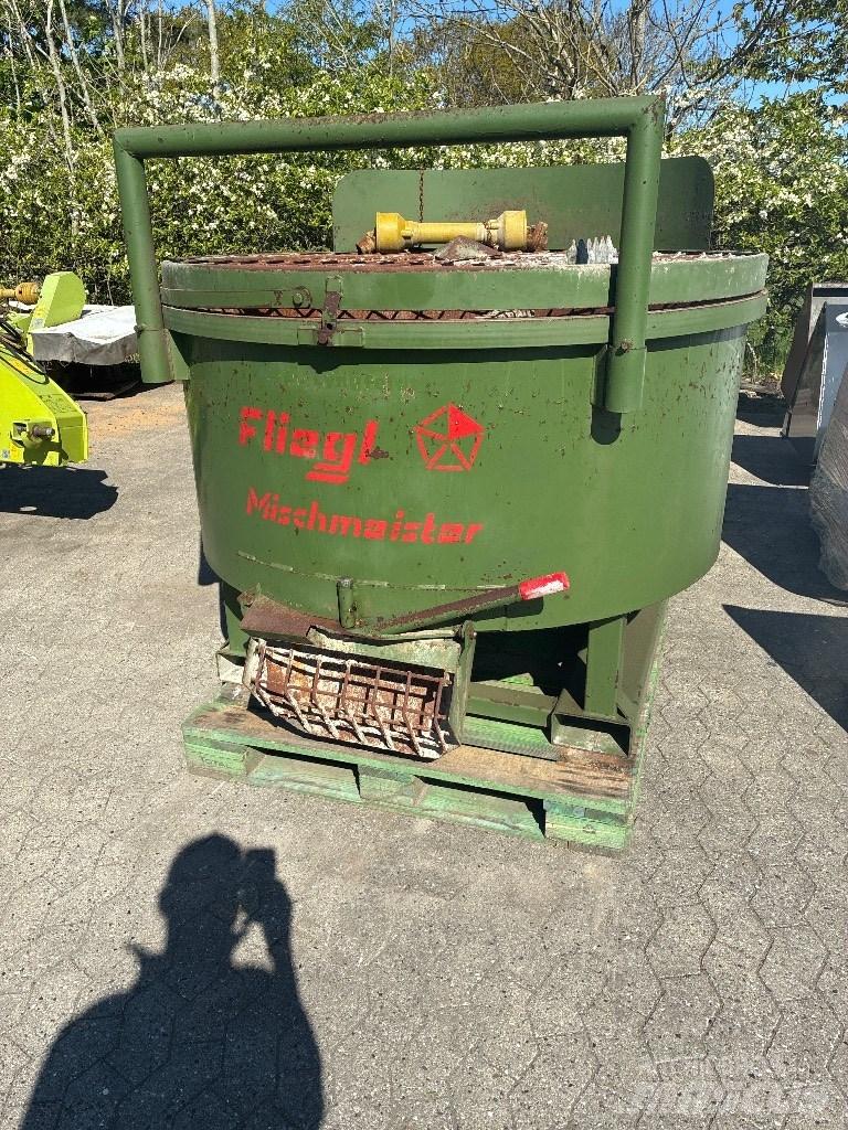 Fliegl Mischmeister Betoniarnie i węzły betoniarskie