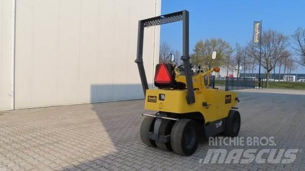 Sakai TS 160 Walce ogumione