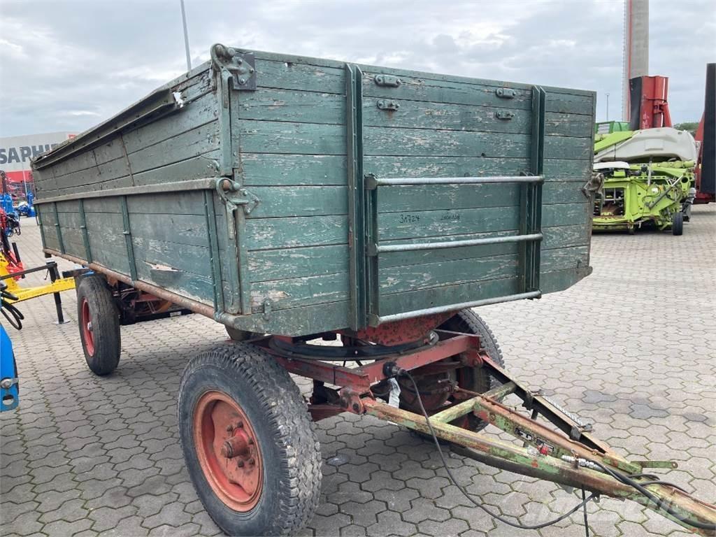  MAACK 8062 Przyczepy do przewozu słomy w belach