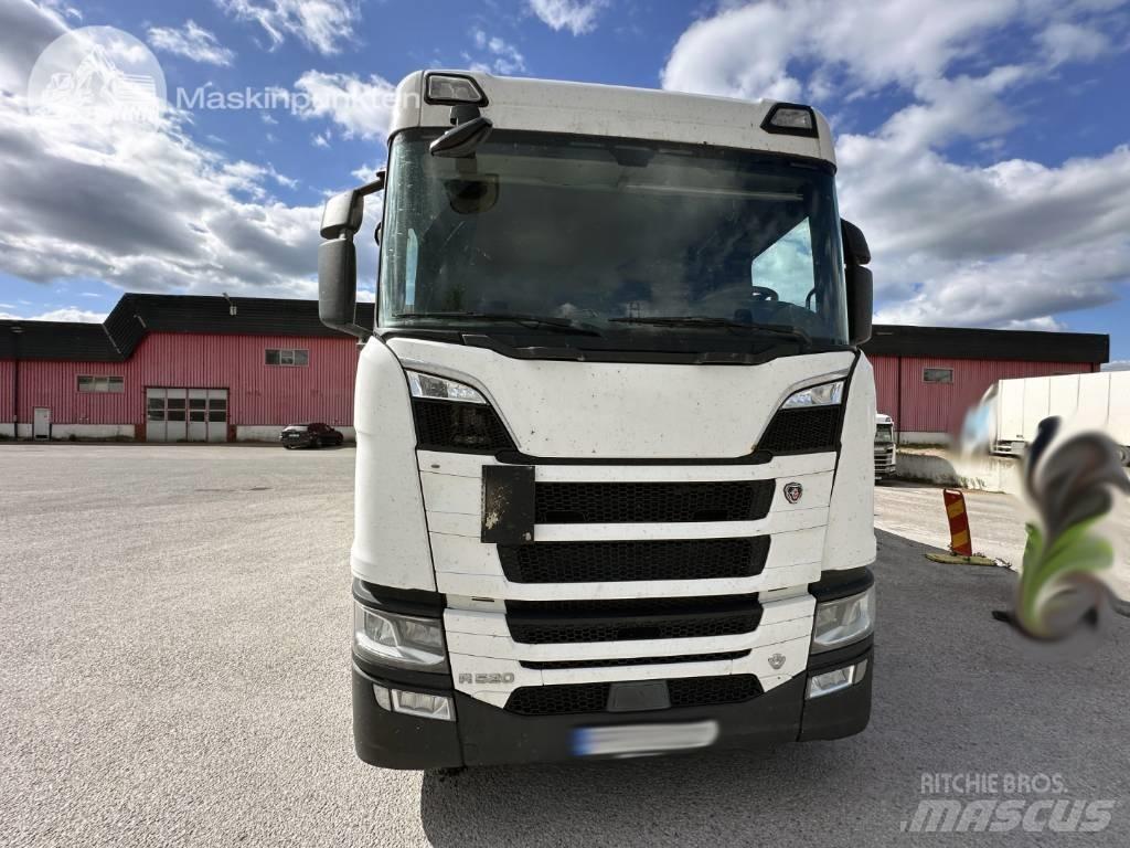 Scania R 520 Samochody ciężarowe ze skrzynią zamkniętą