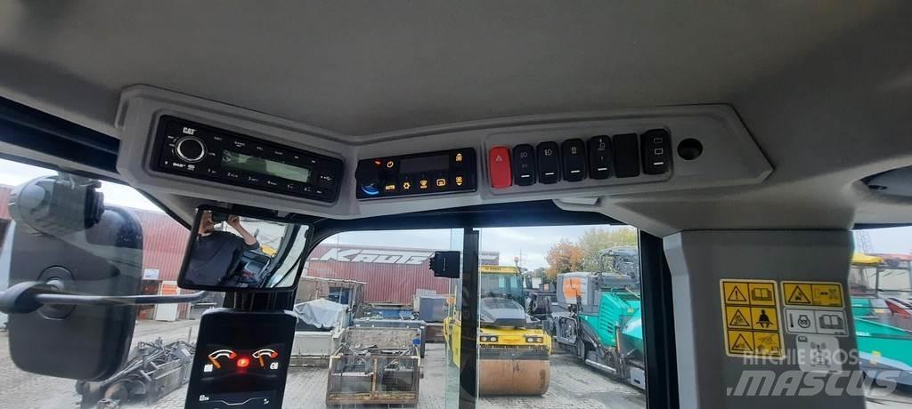 CAT 906 Ładowarki kołowe
