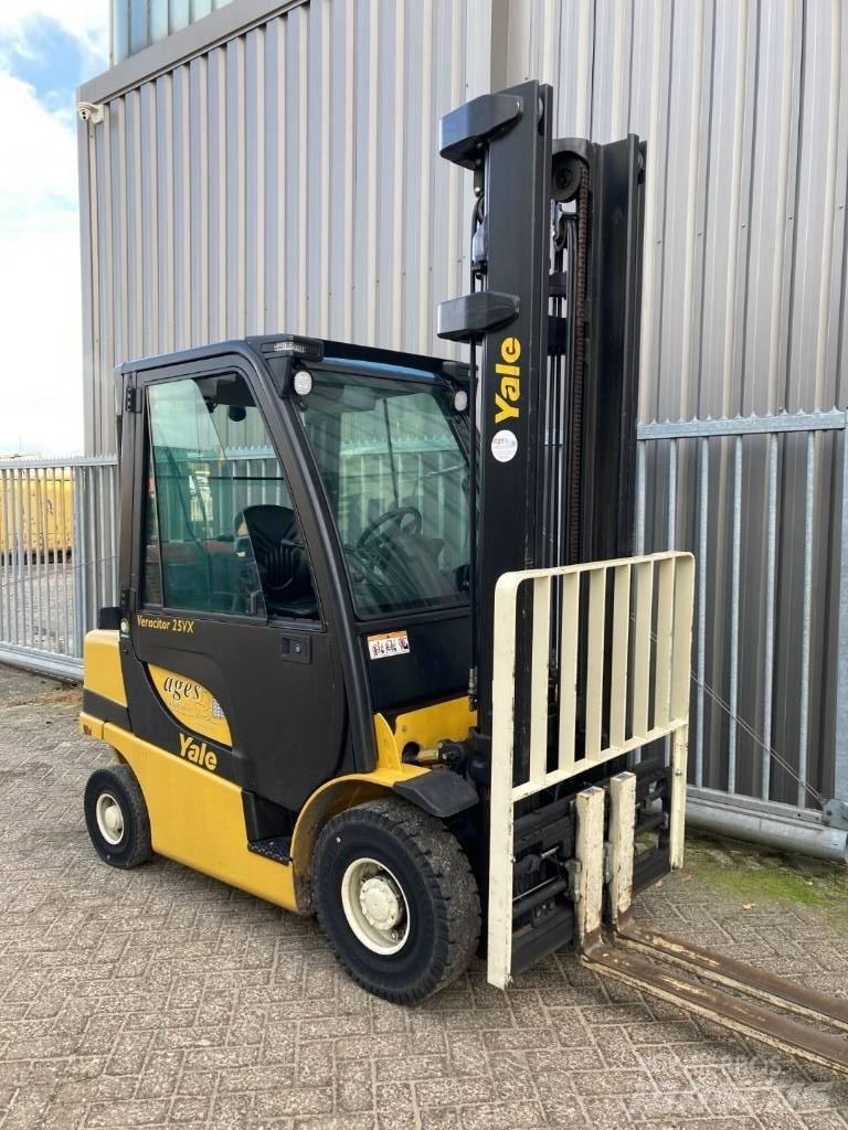 Yale GLP25VX Wózki LPG