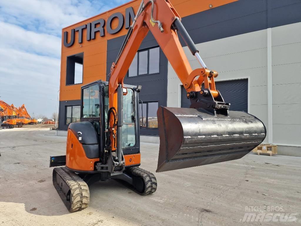 Hitachi ZX38U-6 Minikoparki