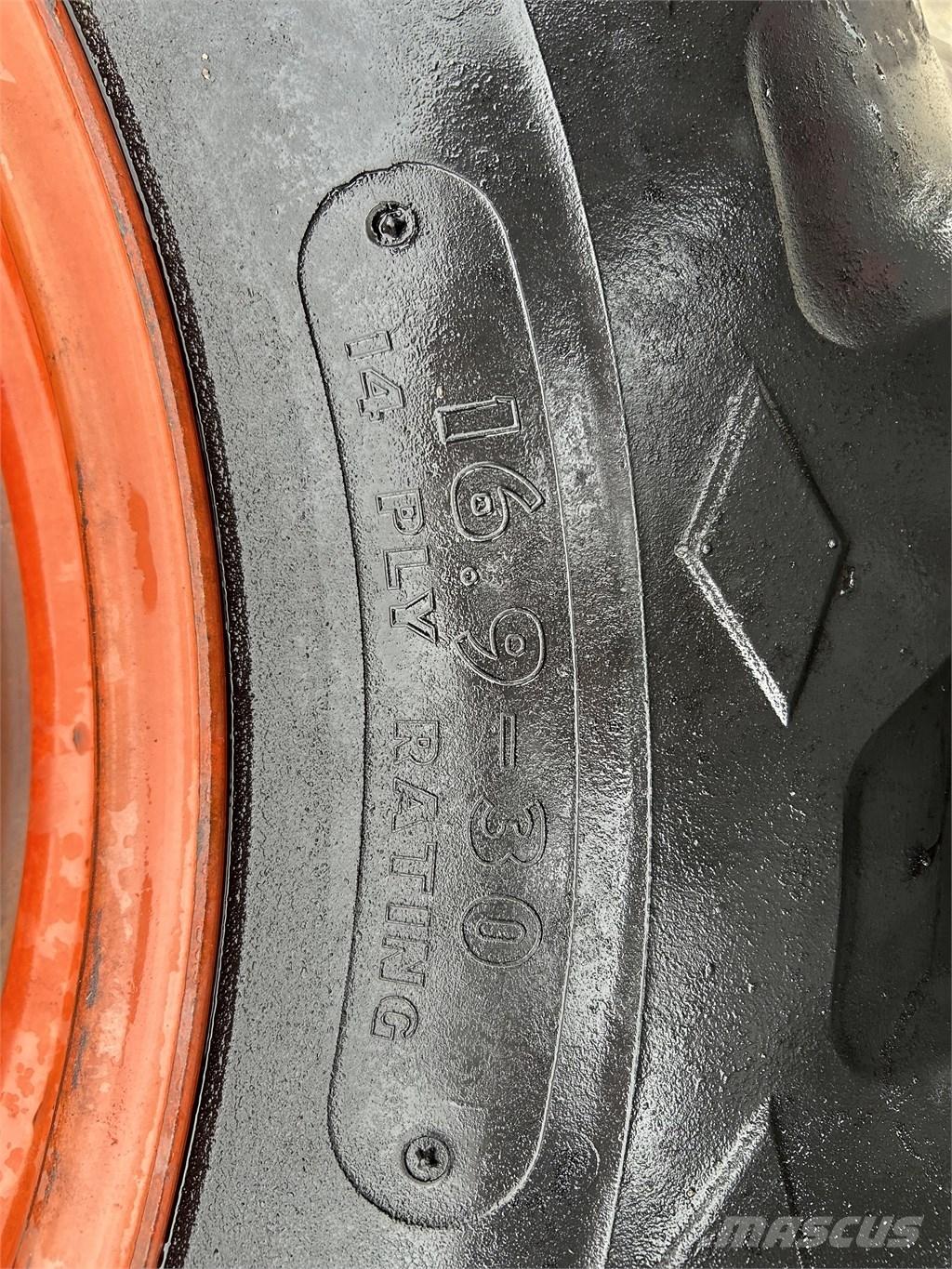 Goodyear 16,9-30 Opony, koła i felgi